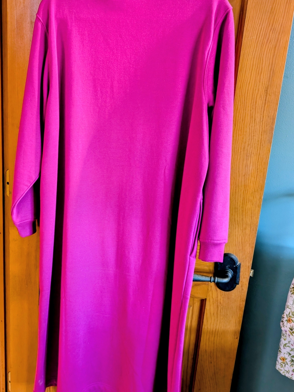 Women's Fuchsia Button-Front Robe - Picture 2 of 3